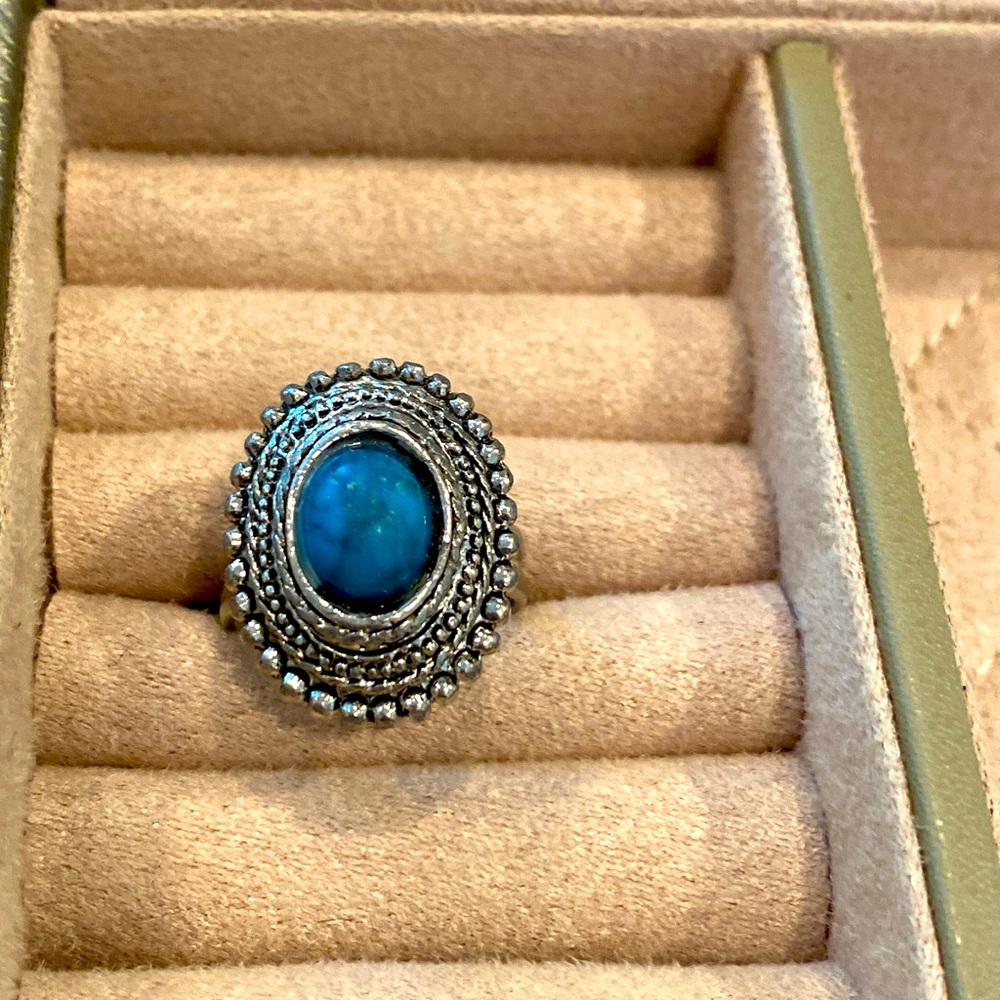 Vintage Silver and blue stone ring